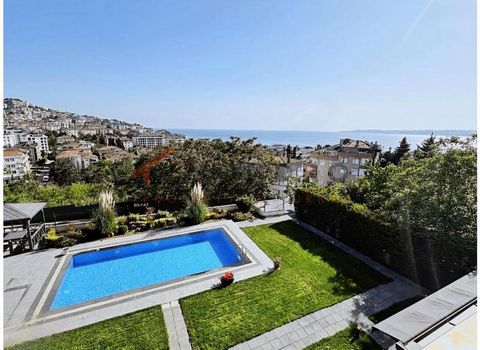 L’appartement à vendre est situé à Büyükçekmece. Le quartier de Büyükçekmece est situé du côté européen d’Istanbul. La région est située près de la mer de Marmara et est l’un des importants centres industriels et commerciaux d’Istanbul. Il y a de nom...