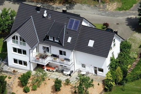 Breng je vakantie door in deze idyllische vakantieoase in het hart van Duitsland. Gelegen in de Noord-Hessische hooglanden, wacht Waßmuthshausen, een schilderachtige wijk van Homberg/Efze, een charmant vakwerkstadje op slechts vier kilometer van de d...