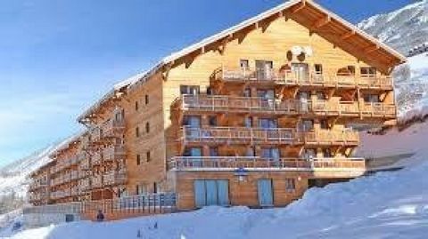 EXCLUSIVELY UNDER COMMERCIAL LEASE Furnished apartment for 6 people with parking for sale in Vars Sainte Marie in the Hautes-Alpes (05), On the 1st floor of the Residence 