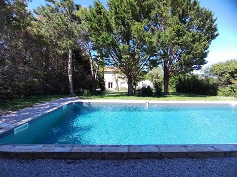 10 minutes from Castres in the town of Labruguière! This house of about 135 m2 of living space on a plot of 2300 m2 will offer you an exceptional living environment, it is close to all amenities but also benefits from a quiet and relaxing environment...