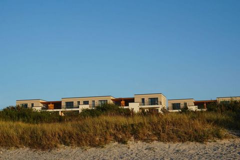 L'appartement de vacances « Strandurlaub » est situé à 30 mètres de la mer Baltique. Jusqu'à 4 vacanciers peuvent y trouver de l'espace sur 57 m², avec entre autres un balcon, un sauna et une piscine.