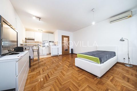 Sigečica, functional one-room apartment on the ground floor of a well-maintained residential building from 2007 with an elevator. It consists of an entrance area, a living room with an exit to the loggia, a kitchen and a bathroom, with a total area o...