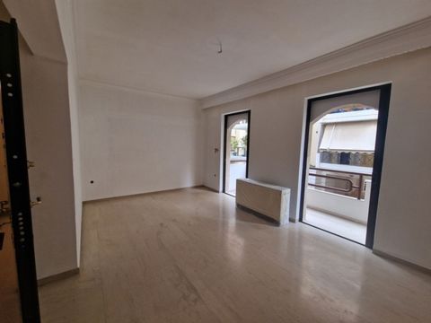 Piraeus, Evaggelistria, Apartment For Sale, 82 sq.m., Property Status: Partial renovation Needs, Floor: 1rst, 1 Level(s), 2 Bedrooms 1 Kitchen(s), 1 Bathroom(s), Heating: Personal - Thermal Accumulator, Building Year: 1983, Energy Certificate: D, 1 p...