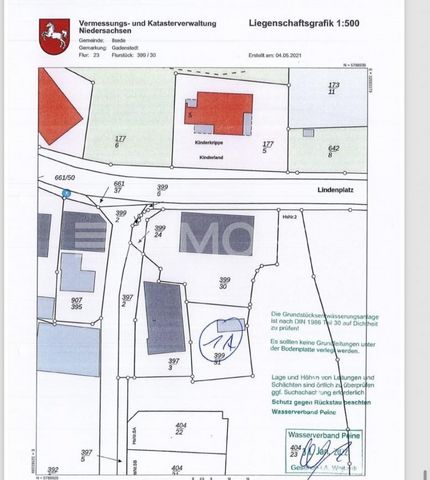 Denna attraktiva tomt erbjuder en yta på 327 m² och ligger i den uppåtgående stadsdelen Ilsede, i ett nyutvecklat bostadsområde. Platsen kännetecknas av sin lugna men ändå centrala miljö, som erbjuder en idealisk balans mellan urban livsstil och rekr...