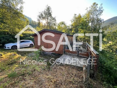 Situé à proximité du lac de Goulours, sur un terrain de 2500m² en zone touristique , il est destiné à de la location et peut accueillir plusieurs chalets. Ce bien raccordé au réseau d'eau est accessible en voiture sans problème. Après un assainisseme...