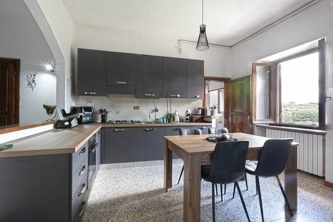 Appartement confortable au coeur de Bagnaia avec vue panoramique Dans le charmant centre historique de Bagnaia, à quelques pas de la charmante Villa Lante et à proximité de tous les principaux services, nous proposons à la vente un appartement de 60 ...