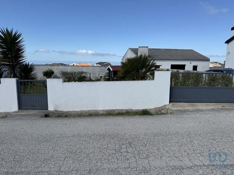 Lote de Terreno para Construção em Porto de Barcas, Atalaia, Lourinhã Apresentamos um excelente lote de terreno para construção, localizado em Porto de Barcas, na Atalaia, Lourinhã. Com uma área total de 825m², este terreno oferece 371m² de área de i...