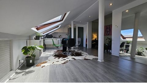 Localização excecional - Rua da Glória, Lisboa Situado numa rua tranquila e muito procurada, paralela à prestigiada Avenida da Liberdade, este apartamento oferece-lhe um endereço de prestígio no coração de Lisboa. Entre o charme boémio e a sofisticaç...