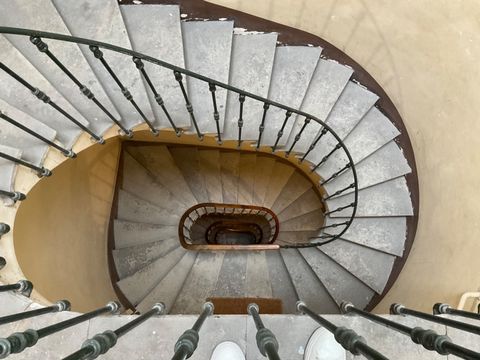 Montpellier centre ville dans un immeuble bourgeois proche de la comédie, 84 m2 au calme absolu