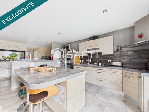 Superbe appartement lumineux de 120m² avec terrasse arborée en plein cœur de Sainte Maure de Touraine