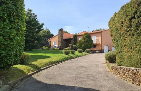 BELLE VILLA DE CARACTERE PLAIN PIED AVEC PARC