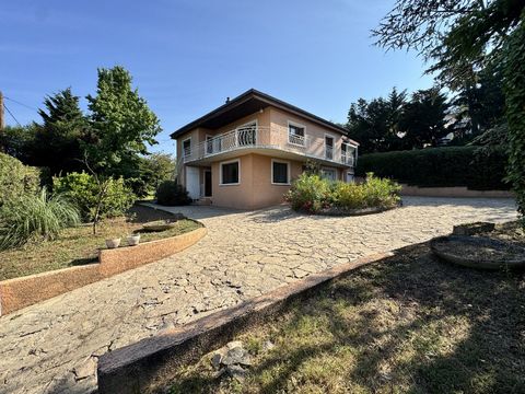 AU CALME ABSOLU : Charmante maison à Millery - Grand potentiel sur 2500 m² de terrain non divisible