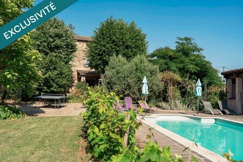 Located in Saint-Paul-le-Jeune, this property flourishes in a natural setting, offering a flat plot of 2935 m2 planted with fig, cherry, pear, hazel.... it offers a peaceful environment while remaining close to the essential urban amenities, offering...