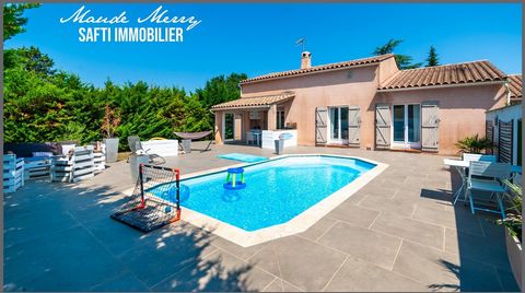 Villa plain-pied 140 m2 - 3 chambres - mezzanine pouvant être aménagé en une 4ème chambre/coin bureau/salon de lecture/... - 2 pièces d'eau - 2 wc - garage - piscine et terrain plat clôturé de presque 1200 m2