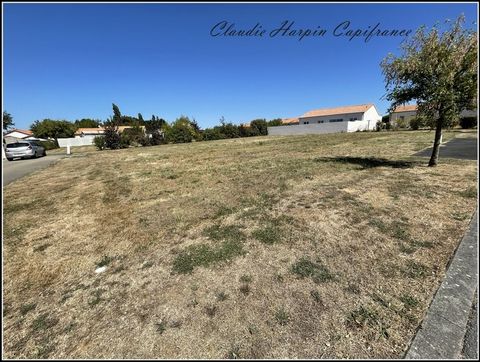 Terrain à vendre BEAULIEU SOUS PARTHENAY (79) surface : 869 m²