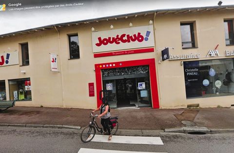 Surface Commercial Magasin Centre Ville 800m2+ 150 m2 St Junien
