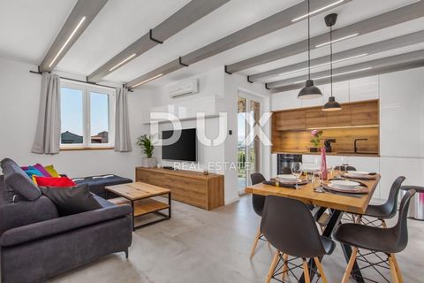 Location: Primorsko-goranska županija, Malinska-Dubašnica, Malinska. KRK ISLAND, Malinska (surroundings) - Newly adapted three-room apartment Only in our offer! On the island of Krk in the vicinity of Malinska, we offer this modern furnished three-ro...