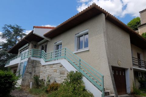 BELLE VILLA EN POSITION DOMINANTE SECTEUR CONDOM