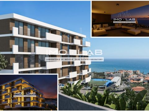 Entdecken Sie diese herrliche 3-Zimmer-Wohnung in der prestigeträchtigen Gegend Carmo in Câmara de Lobos. Mit einem großen Balkon, der die gesamte Wohnung umgibt, können Sie einen atemberaubenden Blick auf das Tal, das Meer und die bezaubernden Sonne...