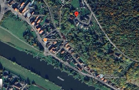 Ideal for nature lovers and families looking for peace and relaxation. This residential property in Emmerthal not only offers an idyllic location in a new development area, but also a breathtaking panoramic view of the Weser and the surrounding lands...