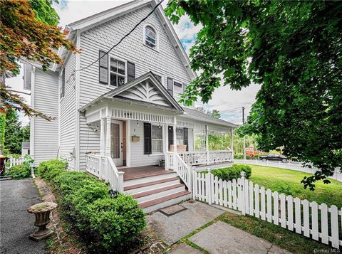 Vintage Victorian in the heart of Warwick's vibrant village!! This remarkable home is literally steps to the delightful Stanley Deming Park and a mere five minute walk to Main Street! You'll be smitten with both its historic charm and modern updates....