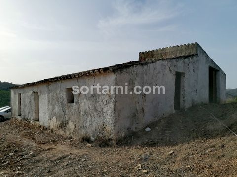 Ottima opportunità per una casa libera da restaurare o ricostruire! Situata in una zona tranquilla e montuosa, questa villa di 132 mq è inserita su un lotto di terreno di 10232 mq, con possibilità di essere restaurata o ricostruita, a scopo abitativo...