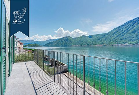 Sulla sponda occidentale del Lago di Como, questa prestigiosa penthouse di nuova costruzione è in vendita vicino alle più rinomate mete turistiche lacustri come Menaggio e Moltrasio, a pochi chilometri dal centro della città di Como. Ubicato in esclu...