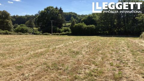 A16577 - With lovely countryside views in a quite village, close to the town of Aubusson, where you will find, cafe, bars, hairdressers, restaurants, With access from the road running in front of it, this is an ideal building plot, demand to be made ...
