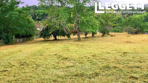 A14081 - A lovely plot buildable land on the edge of a ancient and historic market town with its medieval castle in the Perigord vert. Gently sloping it has natural drainage yet mature trees dotted here and there. It has a pleasing rural outlook towa...