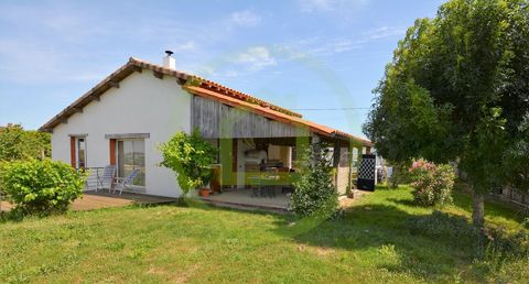 Beautiful house in regional style on a plot of approx. 7000 m² with trees and views of the Pyrenees. The construction of a pool is possible. The energy efficiency of the relatively new building is very good, the rooms very bright. Fitted kitchen, a l...