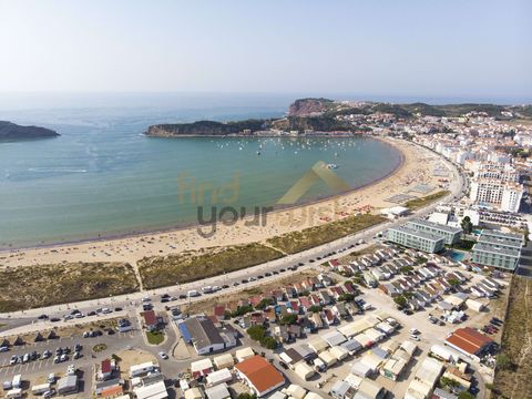 Dream flat 1 bedroom, in the beautiful village of São Martinho do Porto, in the middle of Avenida Marginal, right in front of the beach.This magnificent luxury private condominium, unique, composed of 5 blocks of 4 floors each, with 1, 2 and 3 bedroo...