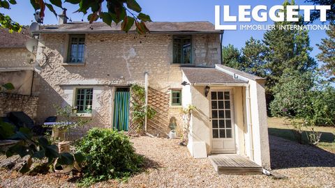 A24125AKB37 - In the peaceful village of Pussigny, this two-bedroom house with garden is waiting for you to add your own personal touch. Information about risks to which this property is exposed is available on the Géorisques website : https:// ...