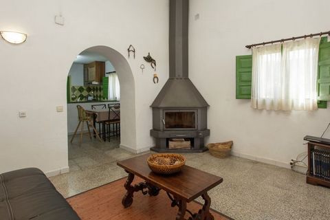 This holiday home is located in a typical Catalan farmhouse and has a communal swimming pool and a garden. The house has a neat, simple interior and a beautiful swimming pool where you can relax. It is ideal for a family or 2 couples who want to spen...