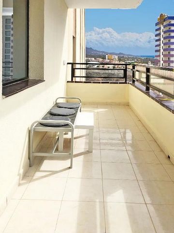Luxury World Properties is pleased to offer you this beautiful apartment with great views over the ocean in the complex Club Paraiso in Playa Paraiso, in front of the Hard Rock Hotel. It consists of 2 bedrooms, 2 bathrooms, American kitchen, living r...