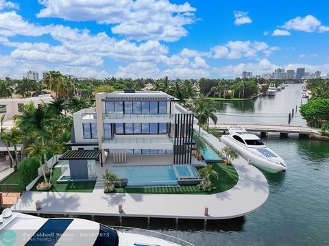 Welcome to Ft Lauderdale's Most Premier Luxury Modern Compound! Positioned on an Amazing One of a Kind Point Lot within The Most Prestigious Gated and Secured Community of Harbor Beach! This Rare Trophy East Point offers 250+/- of deep water dockage ...