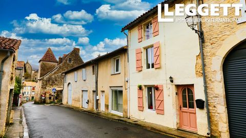 A25120SMR16 - Town house in quite good condition with 135 m2 of habitable space over 3 floors, in the sought-after touristic village of Verteuil-sur-Charente. Accommodation includes a spacious living/dining area of 36 m2, with a pellet burner and a k...