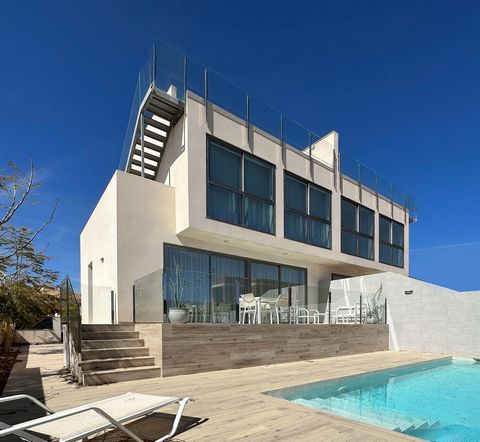 We offer you this impressive luxury villa in Los Belones (Murcia), a town with a quiet and familiar atmosphere, surrounded by nature and close to the sea. This villa has 3 bedrooms, 4 bathrooms, 160 m2 built and 360 m2 plot, with an avant-garde desig...