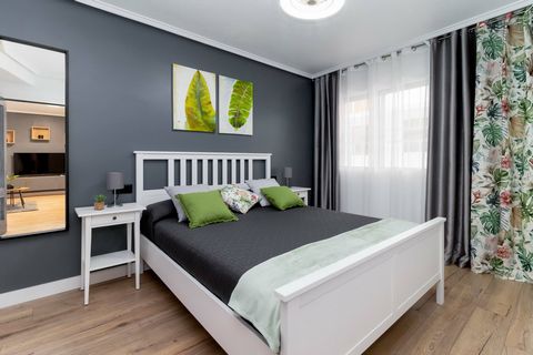 We offer to rent an apartment in the city center after major repairs with new furniture. The area is 48 m2, consists of a living room with a large sofa bed, an open kitchen, a bathroom, a bedroom with a large double bed. There is everything you need ...