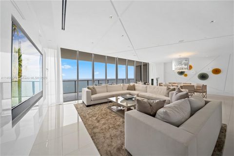 Unique turn-key unit at St. Regis Bal Harbour. True 4 bedroom and 4.5 bath unit, that is rarely available on the market. Designer furnished and decorated with numerous upgrades: automatic blinds and lights in all rooms, new kitchen (not original), ma...