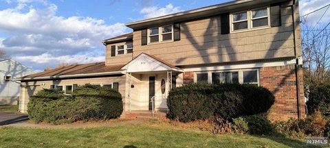 Fantastic opportunity on Forest Ave in sought-after Paramus! Splendid 5-bed Colonial awaits! Hardwood Floors on both levels! EIK! Bedroom on 1st floor with full bath! Primary Bedroom with Full Bath on 2nd floor! Bring your design plans for an exterio...