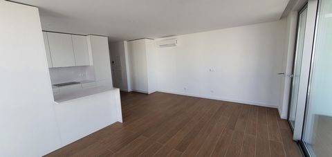 2-Zimmer-Wohnung mit Meerblick, 3 Etagen, 2 Schlafzimmer, 1 Badezimmer Wohnküche, Terrasse, Parkplatz, Abstellraum, Swimmingpool Südwestausrichtung Geschäftsbereiche Badezimmer 2 / Anzahl Etagen 1 / Wohnzimmer 1 / Schlafzimmer insgesamt 2 / WC 1 Umge...