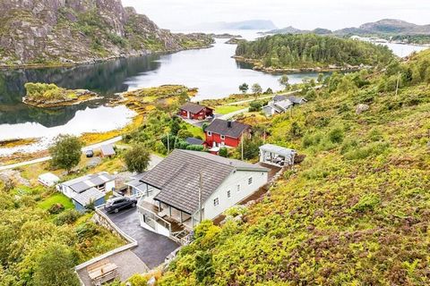 Greatly situated holiday home with large terrace and panoramic view of the sea and the archipelago. Final cleaning included in the price. The holiday home is bright and pleasantly furnished. Open kitchen. Smart TV with Norwegian and Nordic channels v...