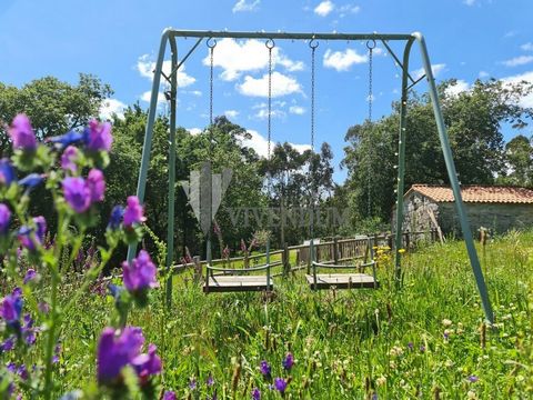 FINCA ZU VERKAUFEN 164M2 MIT GRUNDSTÜCK VON 11.500M2 VILAN - FORNELOS DO MONTE Tauchen Sie mit uns in Fornelos Do Monte; Entdecken Sie die Flussstrände und die interessanten Geheimnisse, die in den wunderschönen Wäldern verborgen sind. Darin, nur 40 ...