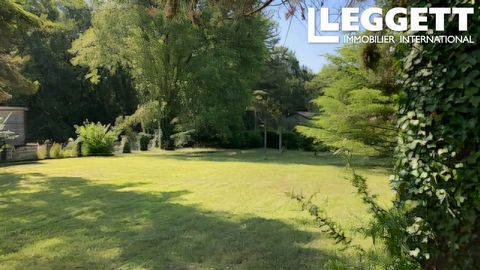 A31227JUV24 - Attractive plot of 1000m2 CU with building for conversion, 5 minutes from Périgueux. Information about risks to which this property is exposed is available on the Géorisques website : https:// ...