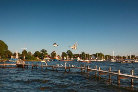 Bienvenue à Lüerßen... Nous sommes situés directement au bord de la mer, dans le centre historique de Steinhude !