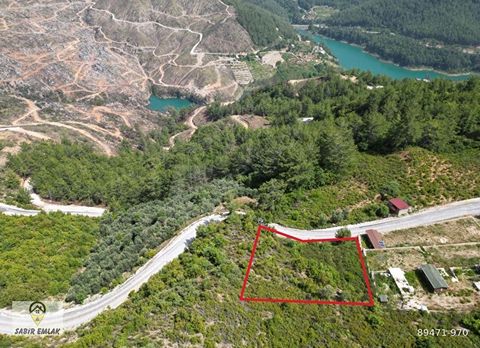 **NEUE CHANCE VON SABIR REAL ESTATE!** **ALANYA UZUMLU MAH. GRUNDSTÜCK ZUM VERKAUF** - **Null auf der Straße** - **Blick in die Natur** - **Einmalige Urkunde**   **Ort:** - Tosmur: 21 km - Weiße Brücke: 2 km - Zum Meer: 21,3 km - Kestel: 21,2 km - Ei...