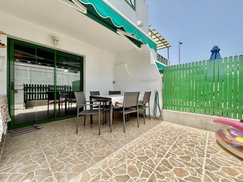 Nordicway vous propose ce duplex à VENDRE situé dans le CHAMP INTERNATIONAL DE MASPALOMAS. Située dans un emplacement privilégié, cette propriété offre la possibilité de vivre dans un cadre exclusif dans le sud de Gran Canaria. Le complexe est en exc...