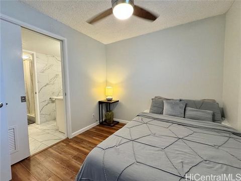 Fantastic 2 bedroom 1.5 bath condo available on the 14th floor. Great amount of natural light, great cross breeze from the spacious balcony and kitchen windows. Enjoy green mountain views from the moment you walk in or the twinkle city lights at nigh...