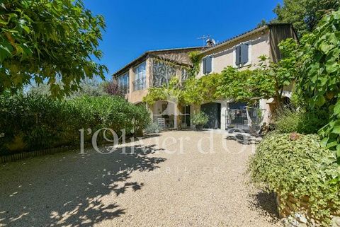 Nord Vaucluse, à 15 minutes de Vaison La Romaine, L'Olivier d'Or Immobilier vous propose en exclusivité à la vente cette très belle propriété sur un terrain de 1440m2. En position dominante, au calme, en bordure de village, cette propriété se compose...