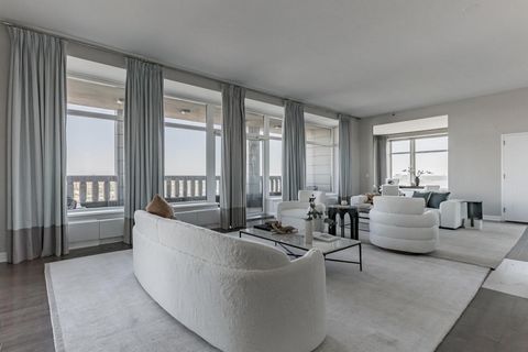 The penthouse on the entire floor is impeccably equipped for privacy, featuring a private elevator and terraces. This residence is perched high above the Hudson River, offering a 360-degree view of New York City and a sweeping vista across the river ...